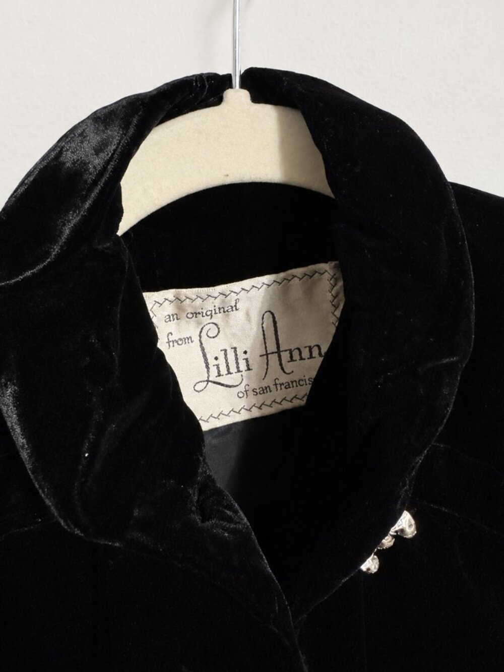❤︎ Rare Vintage 1940s Lilli Ann Black Velvet Siren Suit ❤︎ - Picture 4 of 6